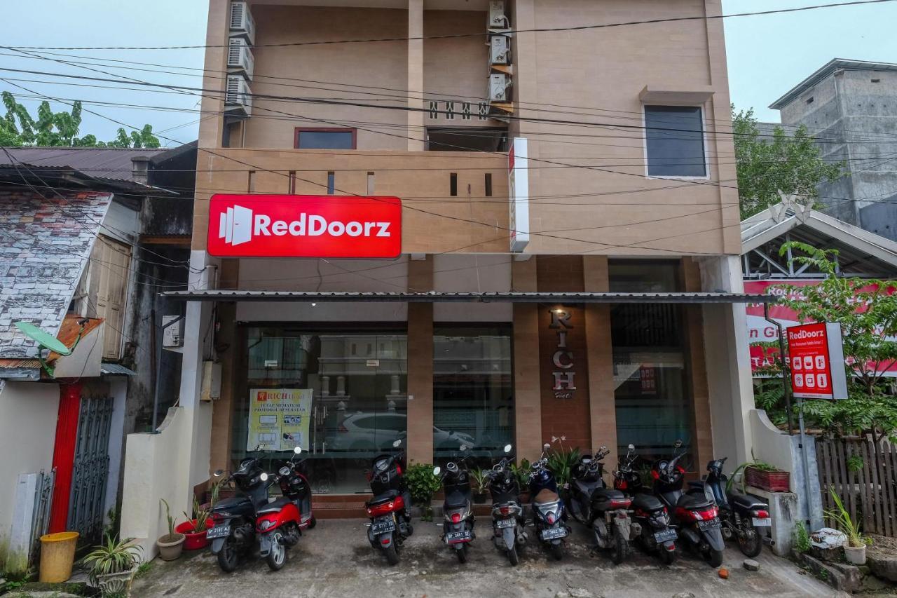 Reddoorz At Hotel Rich Parepare Near Pantai Mattirotasi Экстерьер фото